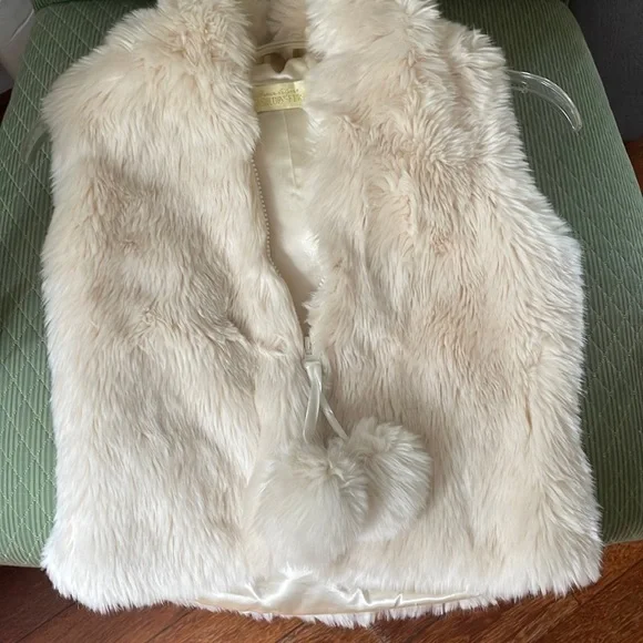 Donna Salyer’s Fabulous Furs girls faux vest. Size M. Super chic hooded style. - Picture 1 of 4